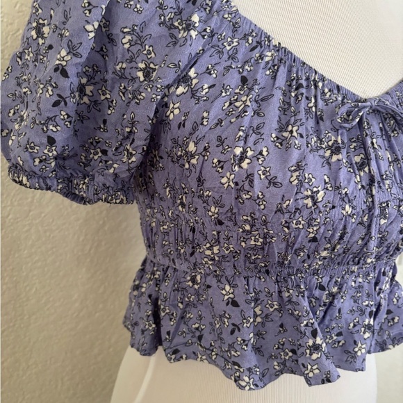Arizona Jean Company Purple Flutter Sleeve Crop Top - Picture 3 of 9